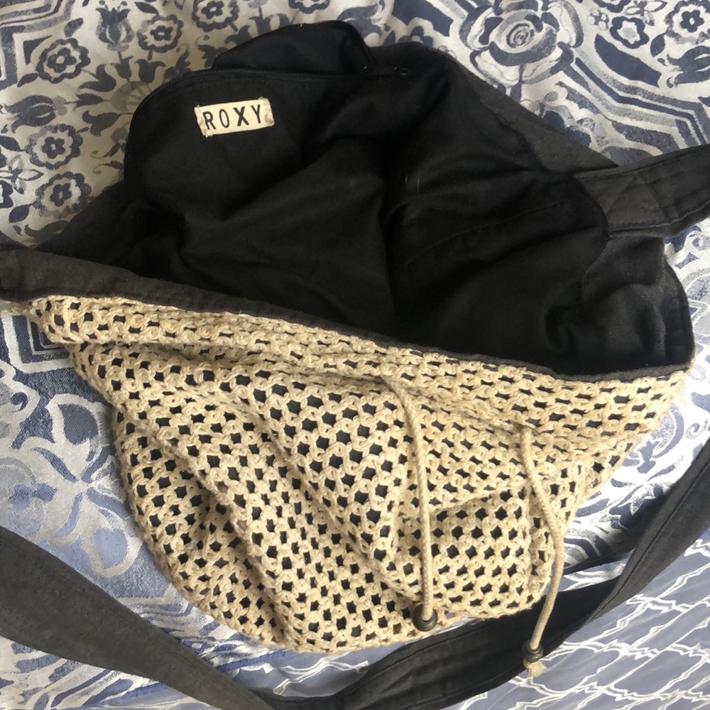 Foxy drawstring side bag